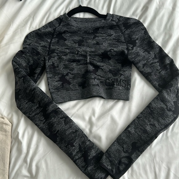 Gymshark top - Picture 1 of 1